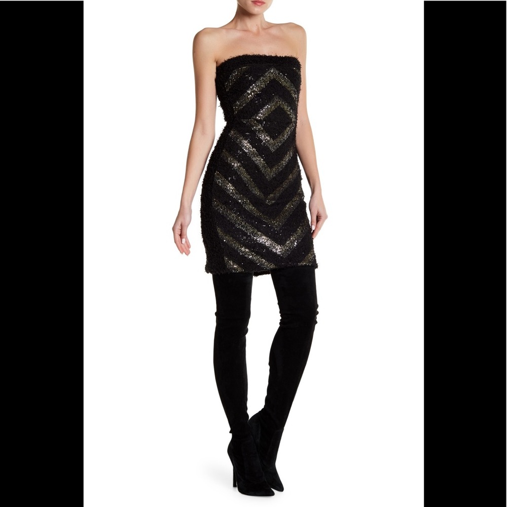 Vertigo | New Year’s Eve Chevron Strapless Party Dress - Picture 3 of 9